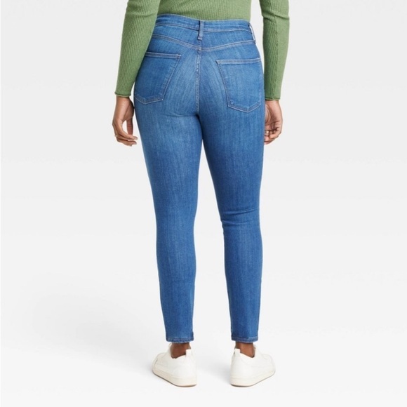Women's High-Rise Skinny Jeans - Universal Thread™ Medium Wash 10 short - Picture 5 of 8